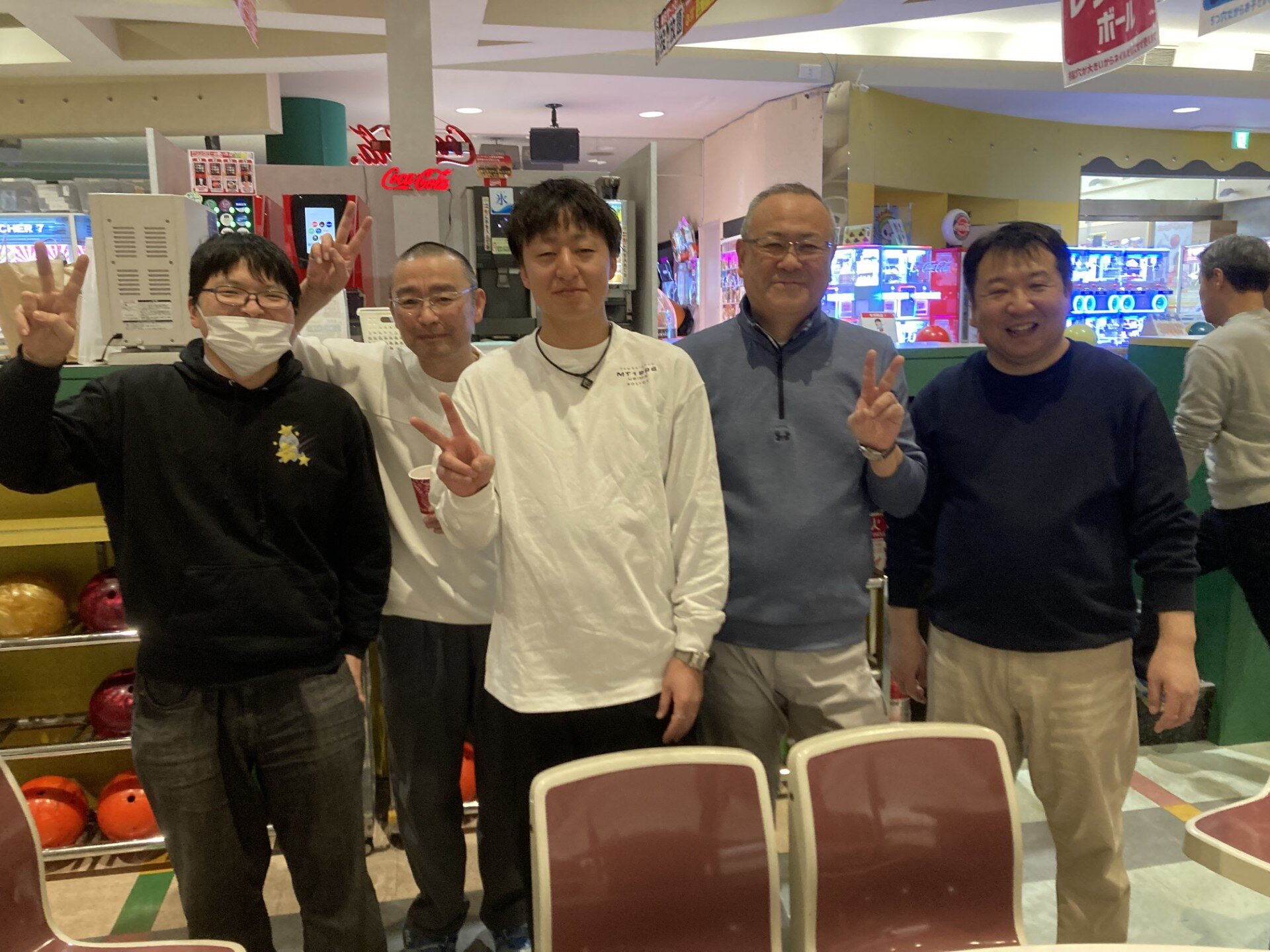 男性5人の集合写真